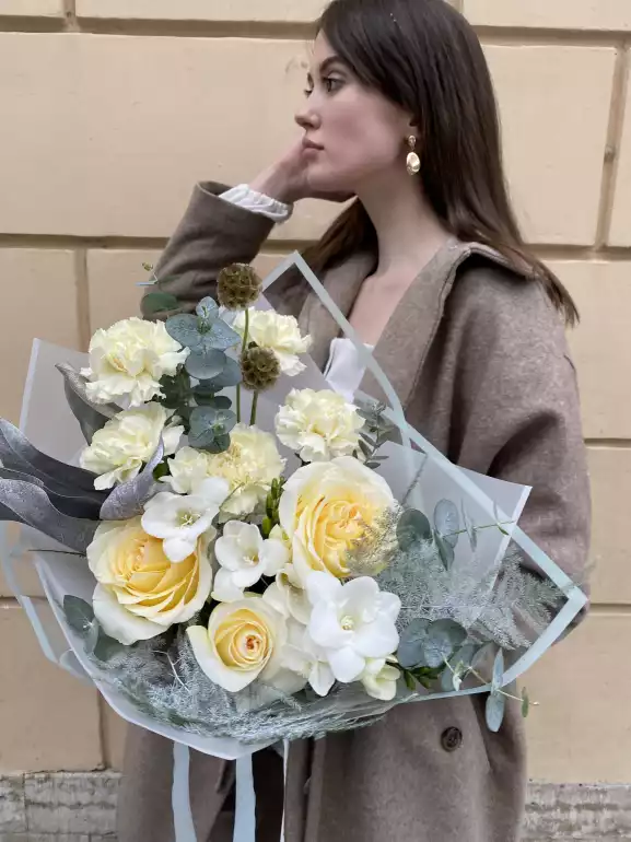 Магазин цветов AUGUST FLOWERS фото - доставка цветов и букетов