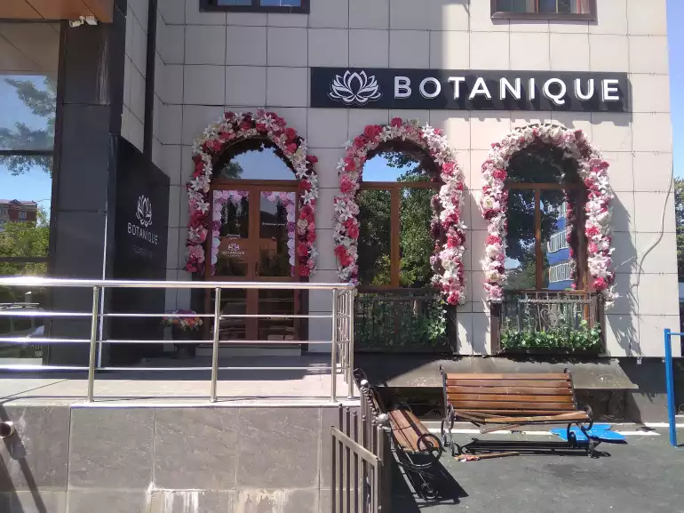 Магазин цветов Botanique фото - доставка цветов и букетов