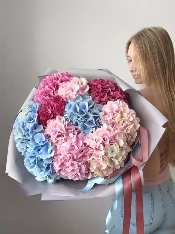 Магазин цветов Bouquet фото - доставка цветов и букетов