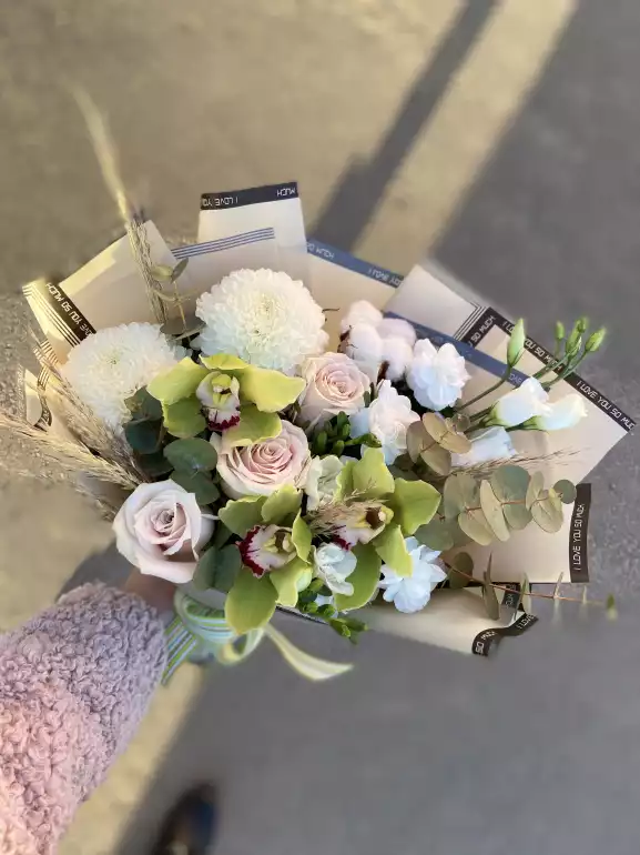 Магазин цветов Exclusive flowers фото - доставка цветов и букетов