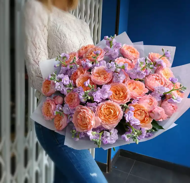 Магазин цветов OliAn flowers фото - доставка цветов и букетов